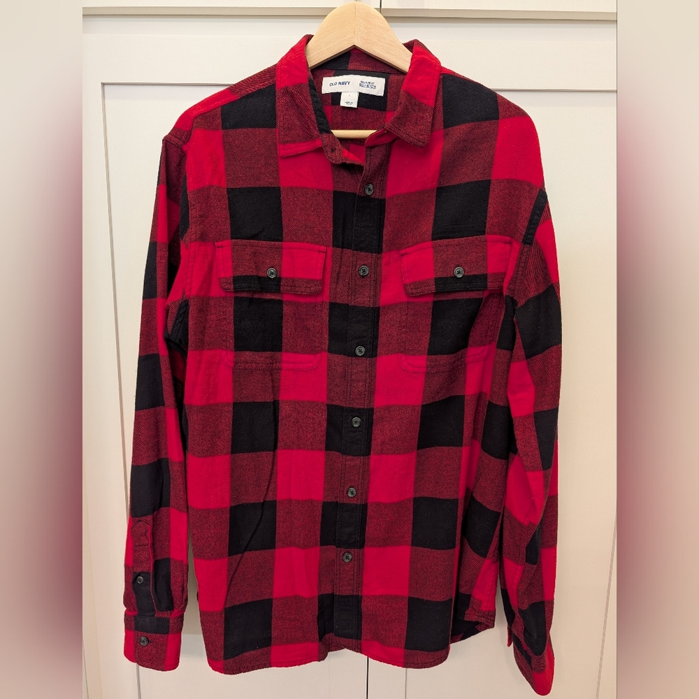 Old Navy Red and Black Checkered Men's Shirt